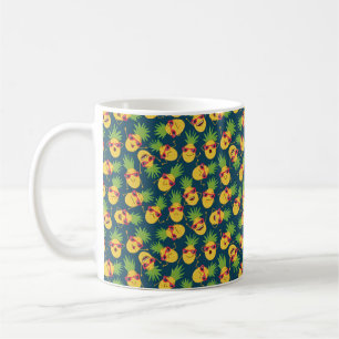 Handgezeichnete Doodle nahtloser Hintergrund mit H Kaffeetasse