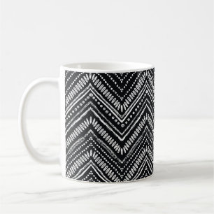 Handgezeichnetes Muster. Zigzag und Stripe Line, S Kaffeetasse