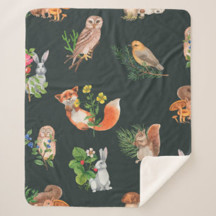 Handgezeichnetes nahtloses Muster mit Aquarellwald Sherpadecke