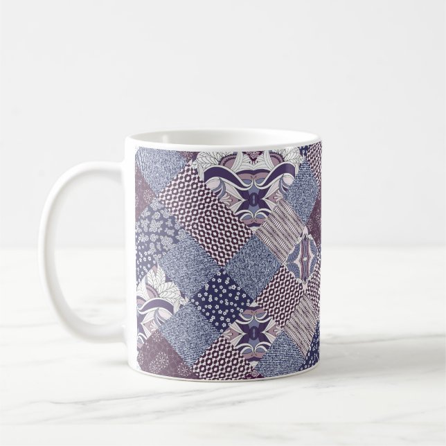 Handgezeichnetes, nahtloses Patchwork-Muster. Vint Kaffeetasse (Links)