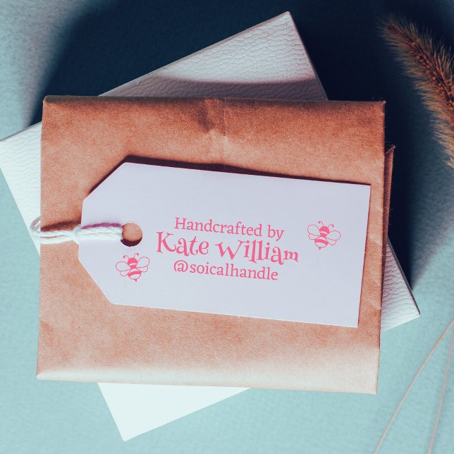 Handmade by (custom text) + name, pink feminine se permastempel (Von Creator hochgeladen)