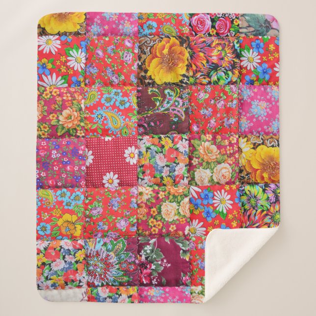 Handmade Floral Patchwork Quilt Hintergrund Sherpadecke (Vorderseite)