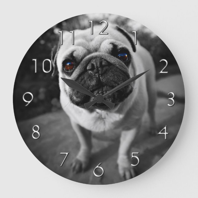 Handsome Pug Große Wanduhr (Vorderseite)