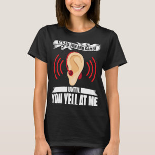 Handzeichen des Gehörhilfezeichens des Gehörs des  T-Shirt