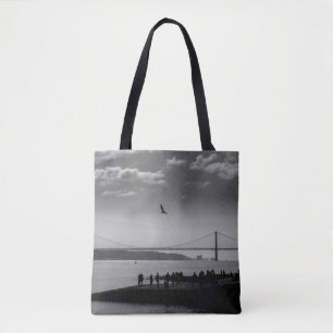 Hängebrücke in Lissabon Schwarz-Weiß-Foto Tasche