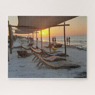 Hängematten am Meer bei Sonnenuntergang
