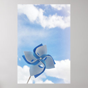 Hängemühle unter bewölktem Skie in Weiß und Blau Poster