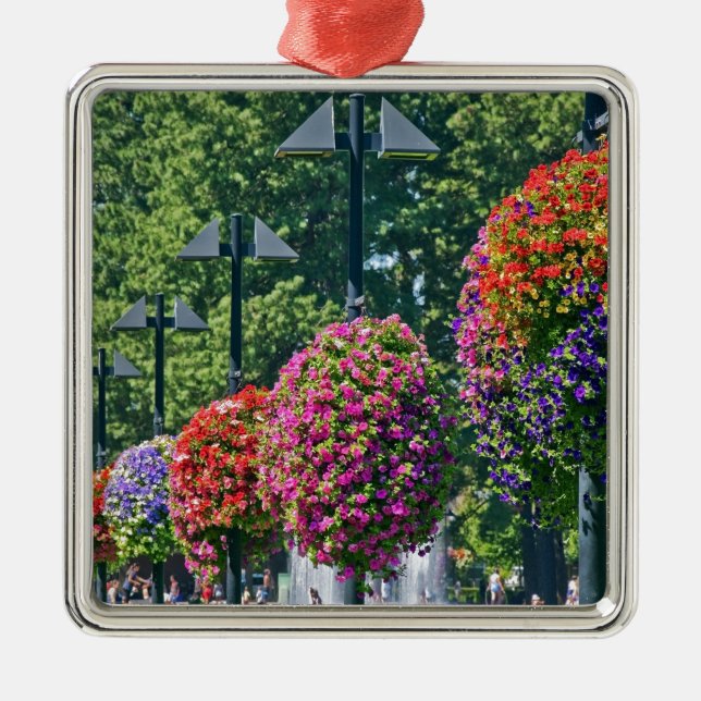 Hängende Blumen-Körbe Ornament Aus Metall (Vorne)