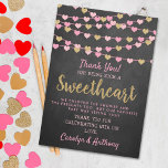 Hanging Liebe Herz Kleine Sweetheart Baby Dusche Dankeskarte<br><div class="desc">Dankeschön mit diesen trendigen Babyduschen,  danke Karten. Die Vorlagenformulierung ist einfach zu personalisieren und Ihre Familie und Freunde werden begeistert sein,  wenn sie diese fantastischen Dankesworte erhalten.</div>