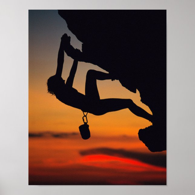 Hanging Rock Climber bei Sonnenaufgang Poster (Vorne)