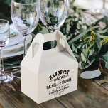 Hangover Relief Kit | Vintage Hochzeit Geschenkschachtel<br><div class="desc">Schicken Sie Ihre müden Gäste mit etwas Erholung (Schmerzlinderung, Antazida, Zahnfleisch, etc.) in diesen niedlichen Gefälligkeitsboxen ab! Design beinhaltet "Hangover Relief Kit — In Sickness and in Health" in Vintager, schwarzer apothecarischer Schrift. Personalisieren Sie Ihre Namen und das Hochzeitdatum; verwenden Sie die Schaltfläche "Anpassen Sie es", um die Größe des...</div>