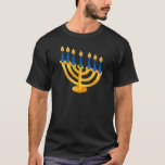 Hannukah Menorah T-Shirt<br><div class="desc">Chanukka Menorah. Vervollkommnen Sie für das Feiern von Chanukka!
Wussten Sie? Sie können dieses Einzelteil, indem Sie besonders anfertigen "klicken, besonders anfertigen ihn"!
Für größere Feiertagseinzelteile Karo heraus OneStopHolidayShop bei http://www.zazzle.com/onestopholidayshop?rf=238731952171470542. Sie können diesem Speicher auf Twitter bei https://twitter.com/HDayShop auch folgen, um auf neuen Produkten aktuell zu bleibe!</div>