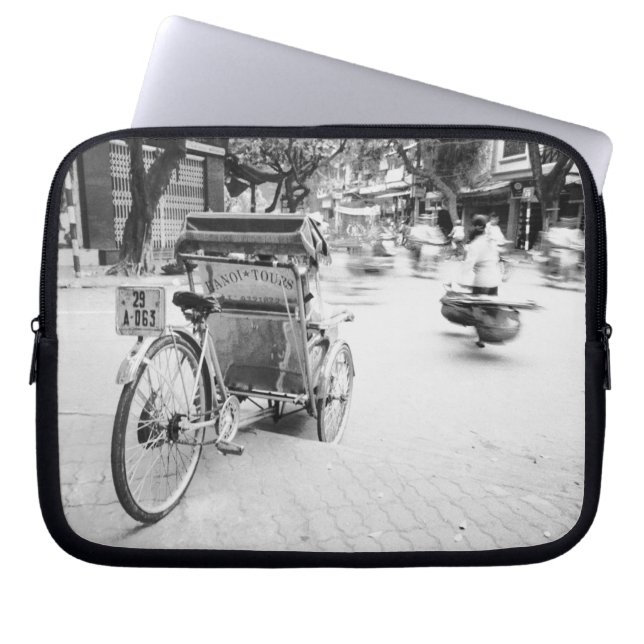 Hanoi Vietnam, Cyclo in Old Hanoi Laptopschutzhülle (Vorderseite)
