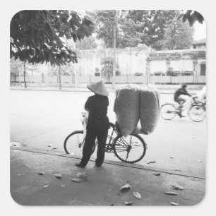 Hanoi Vietnam, Fahrradlieferantin (NR) Quadratischer Aufkleber