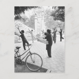 Hanoi Vietnam, Morgengymnastik von Hoan Kiem Postkarte