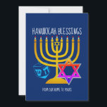 HANUKKAH-BLESSINGEN| Von unserer Zuhause zu Ihren Feiertagskarte<br><div class="desc">Moderne, stilvolle HANUKKAH BLESSINGS Grußkarte, mit großer menorah (hanukkiyah) in der Mitte entworfen, und blauer dreiel und bunter Star of David auf beiden Seiten. Text liest HANUKKAH BLESSINGS und VON UNSERER ZUHAUSE ZU IHREN. Beide sind CUSTOMIZABLE, sodass Sie mit Ihrer eigenen Nachricht personalisieren, Ihren Namen hinzufügen oder es als Corporate...</div>