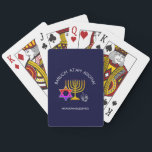 Hanukkah Blessings | BARUCH ATAH ADONAI | Chanukah Spielkarten<br><div class="desc">Stilvolle, moderne HANUKKAH Spielkarten. Design zeigt ein goldfarbenes MENORAH mit bunten DAVID STAR und silbergrauer DREIDEL. Oben steht gebogener Text, der BARUCH ATAH, ADONAI (Gesegnet bist du, o Gott) sagt und unter dem Text steht HANUKKAH BLESSINGS. ALLE TEXT IST KUNDENBAR, sodass Sie mit Ihrer eigenen Wahl von Gruß und Text,...</div>