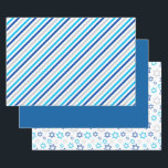 Hanukkah Blue Silver Geschenkpapier Set<br><div class="desc">Diese modernen Hanukkah Papiere mit silber und blau Streifen und Stern von Davids werden Ihre Pakete haben,  die phänomenal aussehen! Sie sind farbenfroh und trendig,  aber traditionell.</div>