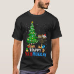 Hanukkah Christmas Funny Merry Happy Chrismukkah T-Shirt<br><div class="desc">Fröhliches Glück Chrismukkah Design ist für eine jüdische Familie,  jüdische Freunde,  und alle,  die Liebe,  Hanukka,  Chanukah,  jüdische Weihnachten oder jüdischen Urlaub mit dreidel,  menorah feiern.</div>