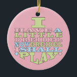 Hanukkah "Dreidel-Spiel"/Circle Ornament<br><div class="desc">Hanukka "Ich habe ein kleines Dreidel... "/Circle Ornament. (2 Seiten) Personalisieren Sie, indem Sie Text auf der Rückseite des Ornaments löschen. Dann geben Sie Ihre eigenen Schriftart mit der gewünschten Farbe, Größe und Stil ein. Der Hintergrund auf der Rückseite und vor der Verzierung kann durch die Auswahl der Farbtöne verändert...</div>