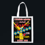Hanukkah Dreidels Spinning Grocerag Wiederverwendbare Einkaufstasche<br><div class="desc">Hanukkah Dreidels Spinning, weiße 2-seitige Tasche. Alle Designelemente können bearbeitet werden. Alle bearbeitbaren Texte können gelöscht und durch eine eigene Nachricht ersetzt werden. Verwenden Sie Ihre Lieblingsfarbe, Schriftart und Stil. Happy Hanukkah/Chanukah! Stil: Wiederverwendbare Beutel Grün gehen und retten den Planeten mit unserer wiederverwendbaren Lebensmitteltasche! Diese Tasche ist aus einem leichten...</div>