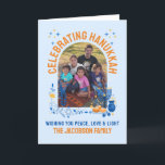 HANUKKAH FAMILY Anpassbares Foto Dankeskarte<br><div class="desc">Personalisierbare HANUKKAH Grußkarte mit KUNSTBAR TEXT UND FOTO. Fügen Sie Ihre Daten hinzu und laden Sie Ihr vertikales Foto hoch. Fügen Sie Ihre personalisierte Nachricht hinzu. Das Design zeichnet sich durch das gewölbte Fensterdesign mit Hanukkah-Elementen aus. Matching Shirts,  Geschenke und Party zur Verfügung.</div>