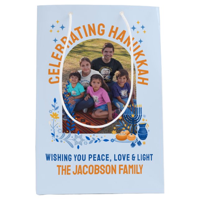 HANUKKAH FAMILY Anpassbares Foto Mittlere Geschenktüte (Vorderseite)