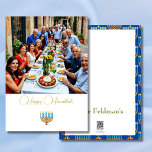Hanukkah Family Foto Blue Gold Feiertagskarte<br><div class="desc">Ein einfaches Foto aus der Familie bildet diese persönliche Hanukkah Grußkarte. Auch ein Goldschmuck ist Teil des Designs. Auf der Rückseite ist Menorrah auf einem blauen Hintergrund gemustert und für Ihre persönliche Nachricht Platz. Verändern Sie das Foto einfach für Ihre persönlichen Bilder.</div>
