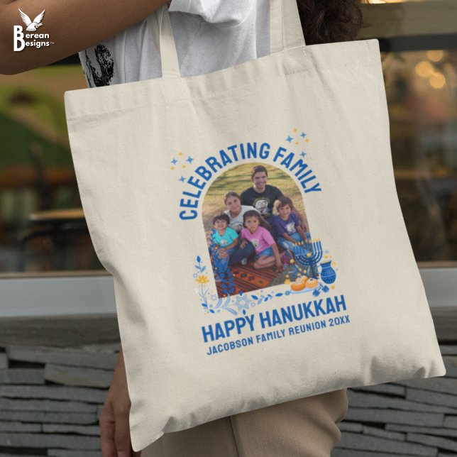 HANUKKAH FAMILY WIEDERSEHEN - Anpassbares Foto Tragetasche (Customizable CELEBRATING FAMILY Tote Bag for Hanukkah. Ideal favor bag for family reunions.)