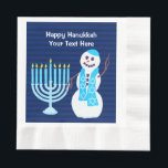 Hanukkah jüdische Schneemann und Blue Menorah Groß Serviette<br><div class="desc">Personalisierte Happy Hanukkah große Luncheon Papier Servietten sind geeignet für Mittag-und Abendessen Feiern. Karo in meinem Shop für passende Party Dekorationen,  Teller,  Tischläufer und vieles mehr. Dieser lächelnde Schneemann in seinem blauen Star Of David Tuch und der blauen Menorah Set Ihren weißen Text auf den dunkelblauen Untergrundstreifen ab.</div>