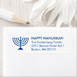 Hanukkah menorah Custom blau weiß, einfach modern<br><div class="desc">Hanukkah menorah Custom blau-weiß minimalistisch modernen schlichten eleganten Rücksendeadressen-Aufkleber. Benutzerdefinierter blauer Text,  weißer Hintergrund.</div>
