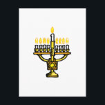 Hanukkah Menorah Feiertagspostkarte<br><div class="desc">Golden Menorah mit Stern von David. Die Flammen buchstabieren Hanukkah.</div>