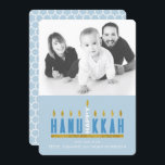 Hanukkah | Menorah Happy Hanukkah 1 Fotokarte Einladung<br><div class="desc">Senden Sie Hanukkah Grüße an Familie und Freunde mit diesem modernen, anpassbaren Design. Das Kunstwerk enthält die Worte "Happy Hanukkah", die einer Menorah ähneln, deren Kerzen hell leuchten - jeder Buchstabe stellt eine der Kerzen dar und das Wort "Happy" wird zur Kerze. Personalisieren Sie es, indem Sie Ihren eigenen Gruß...</div>