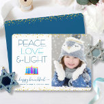 Hanukkah Menorah Moderne Liebe des Friedens Foto Feiertagskarte<br><div class="desc">"Frieden, Liebe und Licht." Eine spielerische, moderne, künstlerische Abbildung von Boho Musterkerzen in einer Menorah hilft Ihnen, den Urlaub von Hanukkah zu beginnen, zusammen mit dem individuellen Foto Ihrer Wahl. Die blauen Kerzen mit bunten Imitat-Folienmustern überlagern einen weißen Hintergrund. Imitate Goldfolie Konfetti Punkte rahmen die Karte. Fühlen Sie sich die...</div>