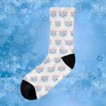 Hanukkah menorah Socken<br><div class="desc">.Feiern Sie acht Tage und acht Nächte des Festivals der Lichter mit Hanukkah-Karten und Geschenken. Das Lichterfest ist hier. Lächle die Menorah,  spiele mit dem dreiel und feiere auf Latkes und Sufganiyots. Feiern Sie den Geist von Hanukkah mit Freunden,  Familie und Lieben,  indem Sie ihnen Happy Hanukkah wünschen.</div>