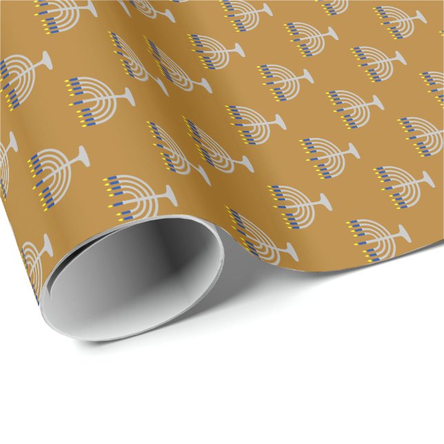 Hanukkah Silver Menorah auf Matte Gold Geschenkpapier (Rolleneckpunkt)