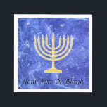 Hanukkah Snowstorm Menorah Serviette<br><div class="desc">Eine goldene Hanukkah menorah überlagert auf einem blau-weiß-Fraktal Bild erinnert an Schneeflocken in einem Sturm. Dieses Bild ist auch auf Chanukkah-Party Einladungen und viele andere Artikel verfügbar.</div>