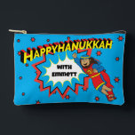 Hanukkah Super Judah Dreidel Zubehörtasche<br><div class="desc">Hanukka mit Super Judah Maccabee, Dreidel Game Pouch. Alle Designelemente können bearbeitet werden. Ändern Sie bearbeitbaren Text mit Stil, Farbe und Größe Ihres bevorzugten Schriftartes. Füllen Sie den Beutel mit dreidimensionalen und spielen Sie Leckereien. Spiel an!! Happy Hanukka! Beutel Typ: Druck schneiden Nähen Kleines Zubehör Pouch Unsere Beutel sind in...</div>