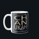 Hanukkah Tasse "Chanukah Happy Gold"<br><div class="desc">Klassische Tasse für Hanukkah. "Chanukah Happy Gold" Chanukah Tasse. Goldbuchstaben und Goldrechteck können in der Größe und in der Größe verschoben werden. Die Hintergrundfarbe, dunkelblau, kann ausgetauscht werden. Personalisieren Sie die Tasse, indem Sie den Text löschen und Ihre eigenen Nachrichten ersetzen. Wählen Sie Ihren bevorzugten Schriftart Stil, Farbe und Größe....</div>