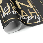 Hanukkah Wrapping Papier Chanukah Happy Gold, schw Geschenkpapier<br><div class="desc">Hanukkah "Chanukah Happy Black & Gold" Hoffe, dass Sie meine neueste Geschenkpackung aus Gold Buchstaben auf marineblau Hintergrund zu kleiden Ihre Geschenke:) Personalisieren Sie durch das Ändern der Hintergrundfarbe. Die Wörter "Happy" können gelöscht und durch Ihren eigenen Text ersetzt werden. Verwenden Sie Ihren bevorzugten Schriftart Stil, Farbe und Größe. Wählen...</div>