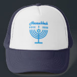 Hanukkiah Happy Hanukkah Jewish Holiday Menorah Truckerkappe<br><div class="desc">Hanukkiah-Symbol. Happy Hanukkah Party Jüdischer Urlaub Blue Menorah. Jüdisches Holiday Chanukkah Dekoration mit traditionellem Chanuka Dekorationssymbol - Navy Blue Farbe hanukkiah menorah, Kerzenhalter mit Kerzen, Stern von David und neon blaue Lichter Illustration. Hanukkah Festival der Lichter Event Dekoration. Jerusalem, Israel. Zubehör > Hats & Haarzubehör > Hats & Kappen >...</div>
