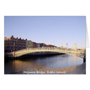 Ha'penny Bridge sur la rivière Liffey Dublin Irlan