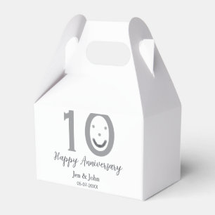 Happy 10. Jubiläum Datum grau kühn emoji Geschenkschachtel