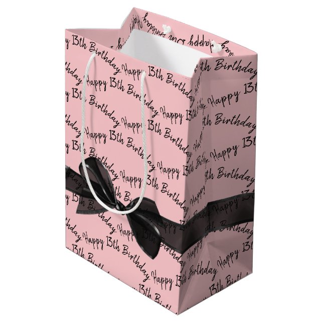 Happy 13th Birthday Black Bow On Pink Mittlere Geschenktüte (Rückseite Schrägansicht)