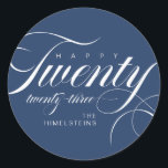 Happy 22 dreiundzwanzig blaue Hanukkah Runder Aufkleber<br><div class="desc">Diese eleganten Hanukkah-Urlaubssticker mit den Worten "Happy 23" mit Platzhalter für Ihr Lieblings-Foto,  persönlicher Gruß,  Jahr und Name,  in blau und weiß.</div>