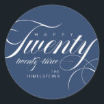 Happy 22 dreiundzwanzig blaue Hanukkah Runder Aufkleber<br><div class="desc">Diese eleganten Hanukkah-Urlaubssticker mit den Worten "Happy 23" mit Platzhalter für Ihr Lieblings-Foto,  persönlicher Gruß,  Jahr und Name,  in blau und weiß.</div>
