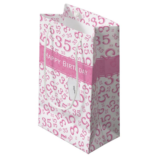Happy 35. Geburtstag Zahlenmuster Rosa/Weiß Kleine Geschenktüte (Vorderseite Schrägansicht)
