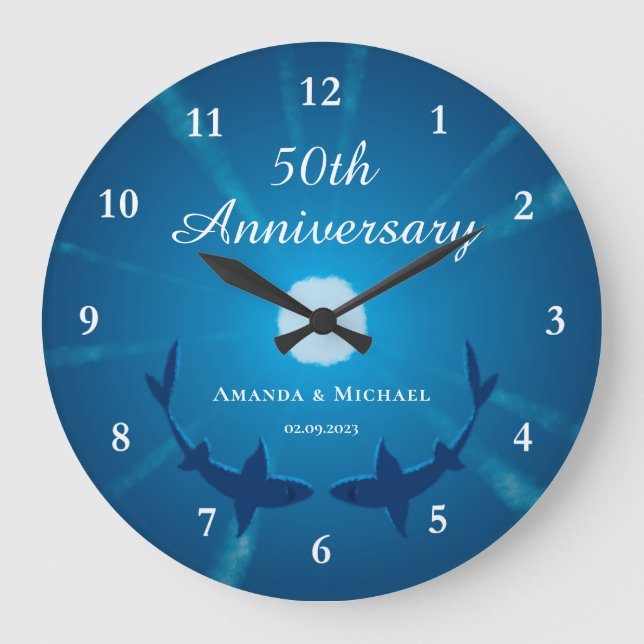 Happy 50. Wedding Anniversary Couple Sharks Moon Große Wanduhr (Vorderseite)