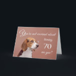 Happy 70th birthday, worried beagle karte<br><div class="desc">Eine humorvolle Geburtstagskarte mit einem niedlichen Beagle,  der eine Brille trägt,  der sich überhaupt nicht darum sorgt,  dass die Geburtstagskarte älter wird. Schließlich wären sie in Hundejahren ihr 7-jähriges Alter! Entworfen von Rycky Kreationen; Labrador Foto mit freundlicher Genehmigung von FotoRack.</div>