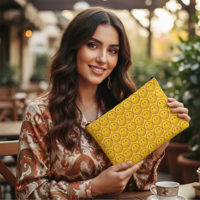 Happy Accessory Pouch Zubehörtasche (Von Creator hochgeladen)